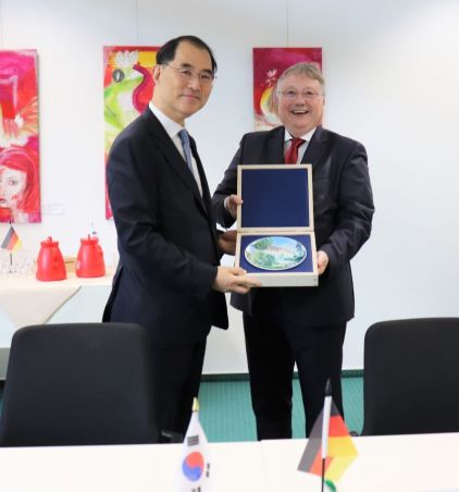 Delegation des Judicial Research